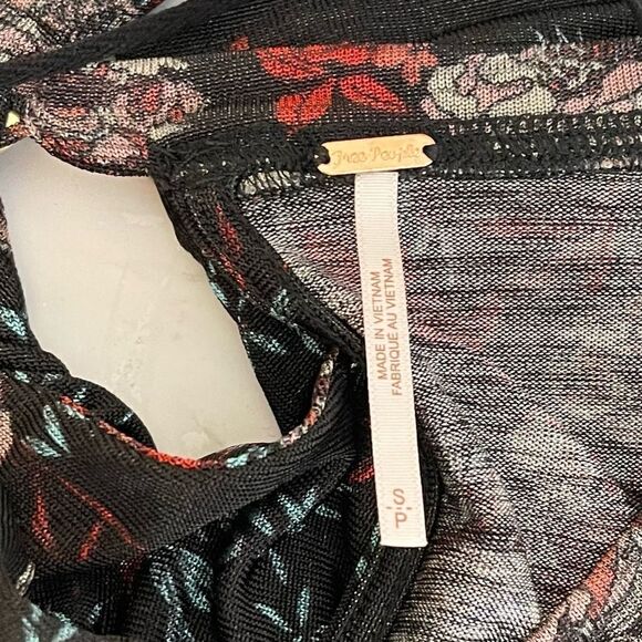 Free People | Floral Dock Top Ruffle Sleeve Keyhole Back Shimmer - Picture 8 of 10